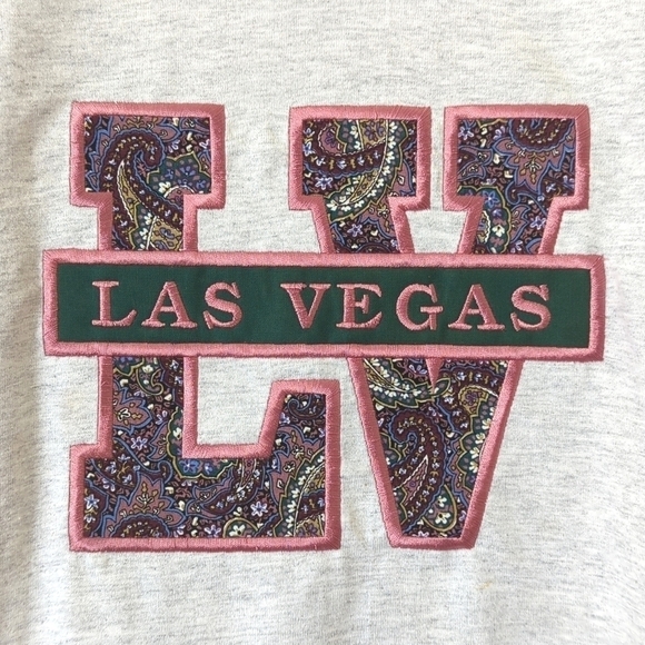 Las Vegas 90's Vintage Paisley Embroidered Short Sleeve Crewneck T-shirt Gray M - Picture 3 of 9
